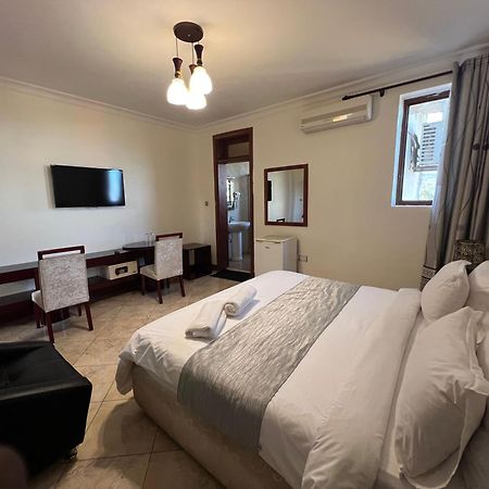 Nejobugg Palace Hotel Nkoanrua Extérieur photo