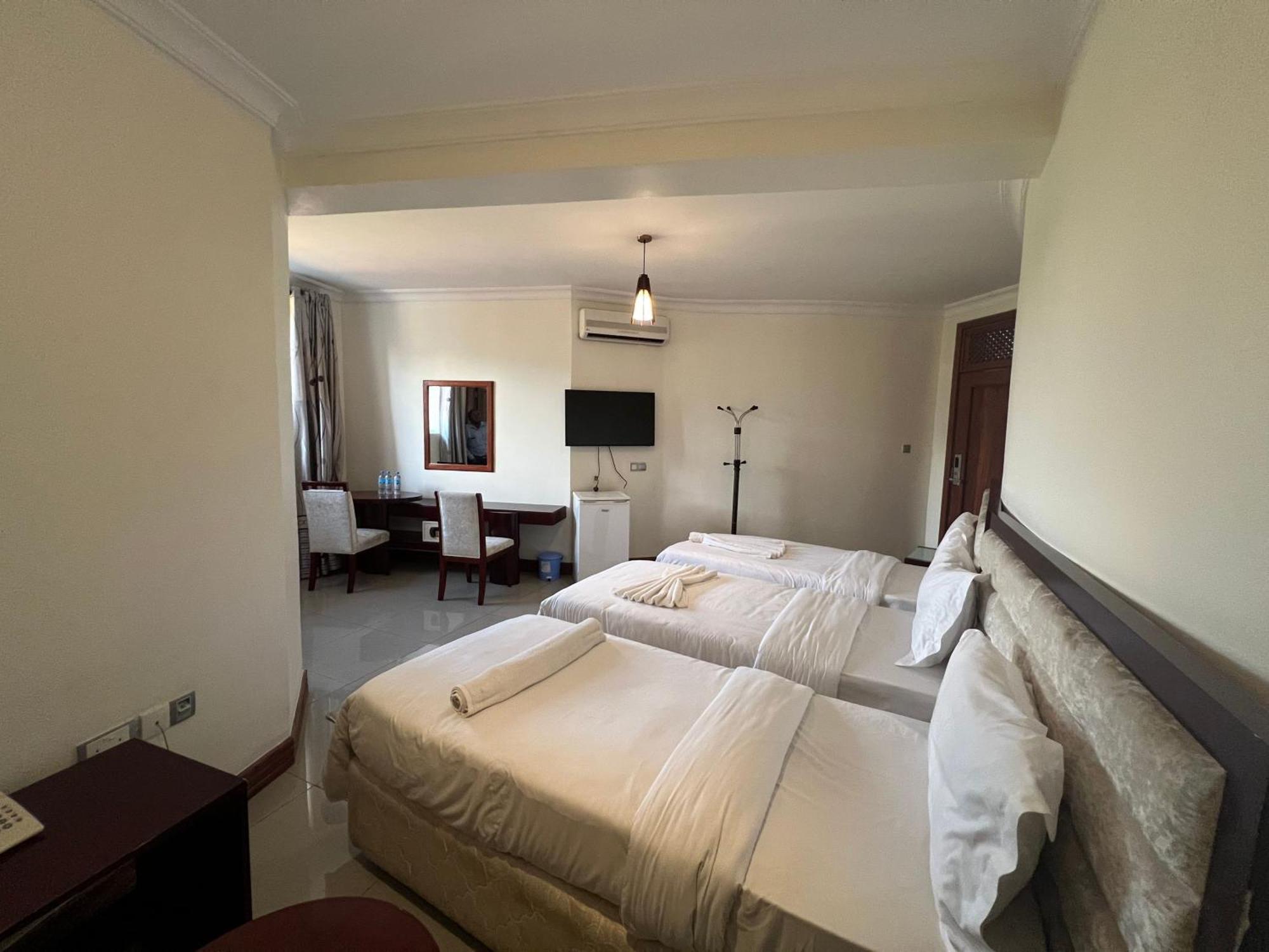 Nejobugg Palace Hotel Nkoanrua Extérieur photo