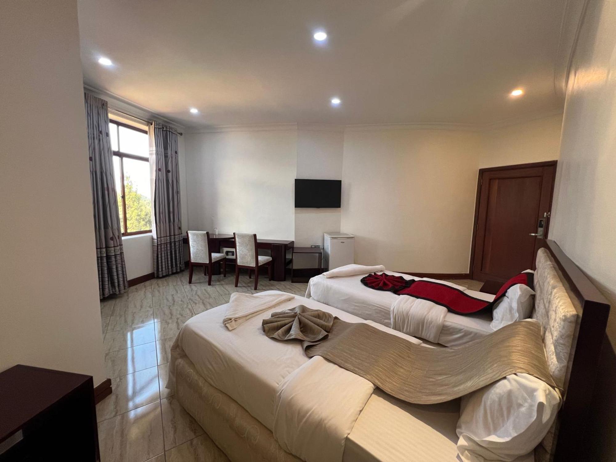 Nejobugg Palace Hotel Nkoanrua Extérieur photo
