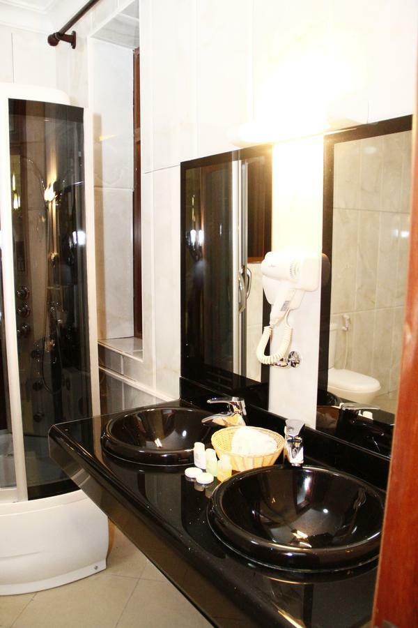 Nejobugg Palace Hotel Nkoanrua Chambre photo